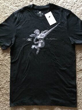 New Men's Nike shirt size medium